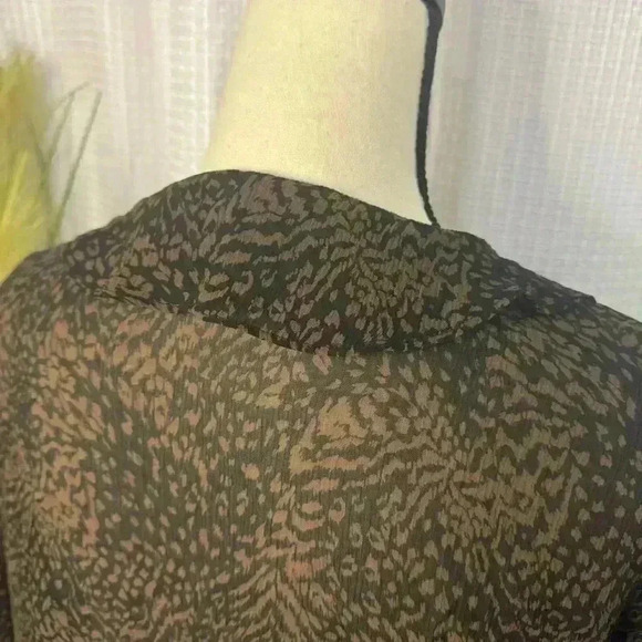 Chico’s Size 2 Large Women’s 100% Silk Sheer Animal Print Long Sleeve Ruffles - Picture 6 of 9